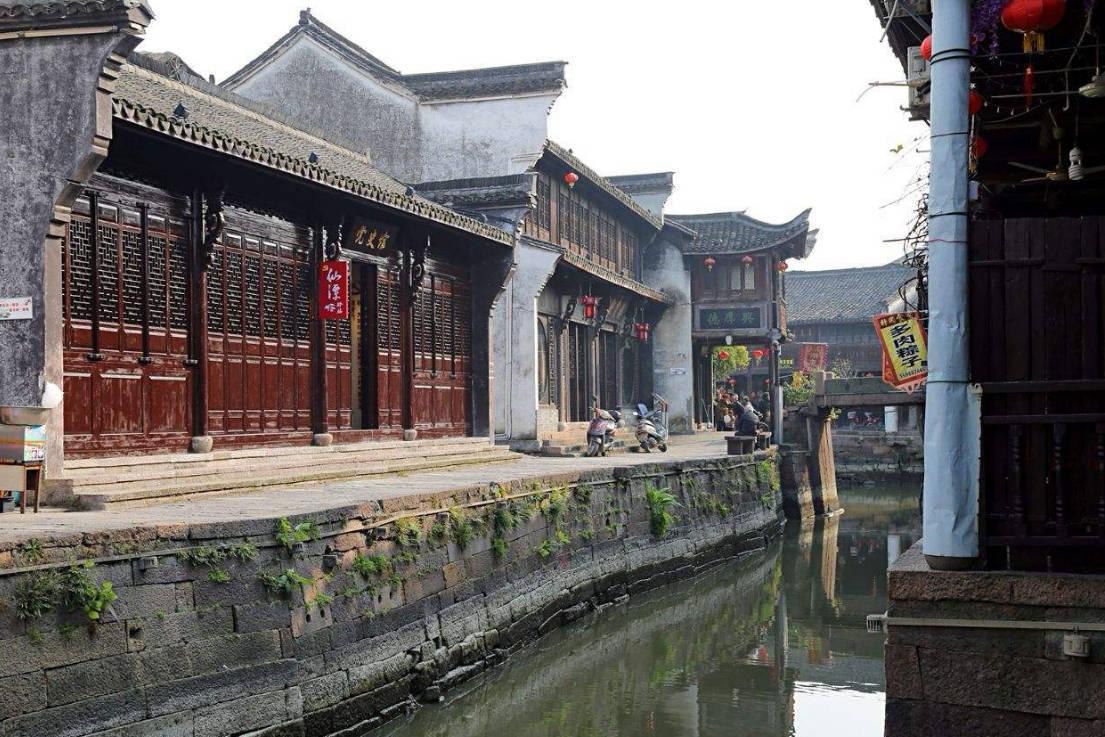 喜欢的男生很少跟你对视之前有几次对视，我是不是该放弃了？可是我真的很喜欢他，他也是我第一个这么喜欢